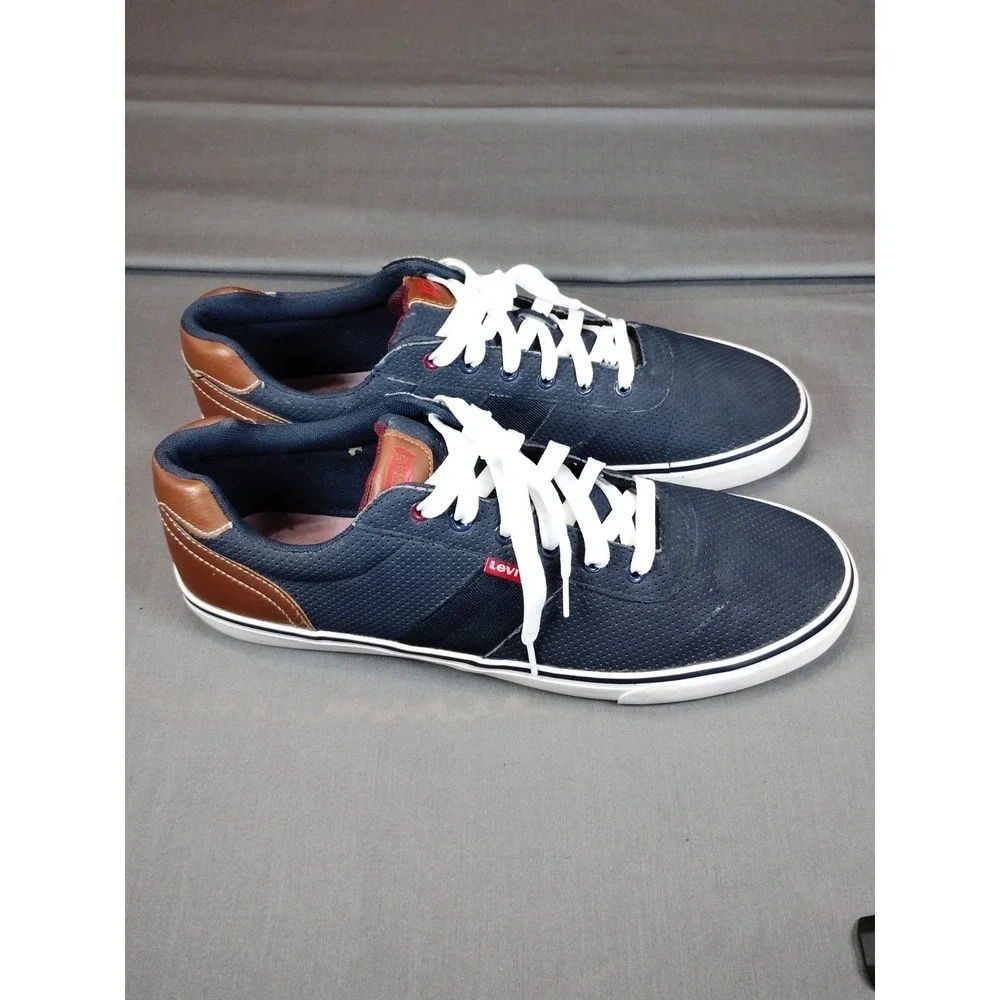 Levi’s ****please review